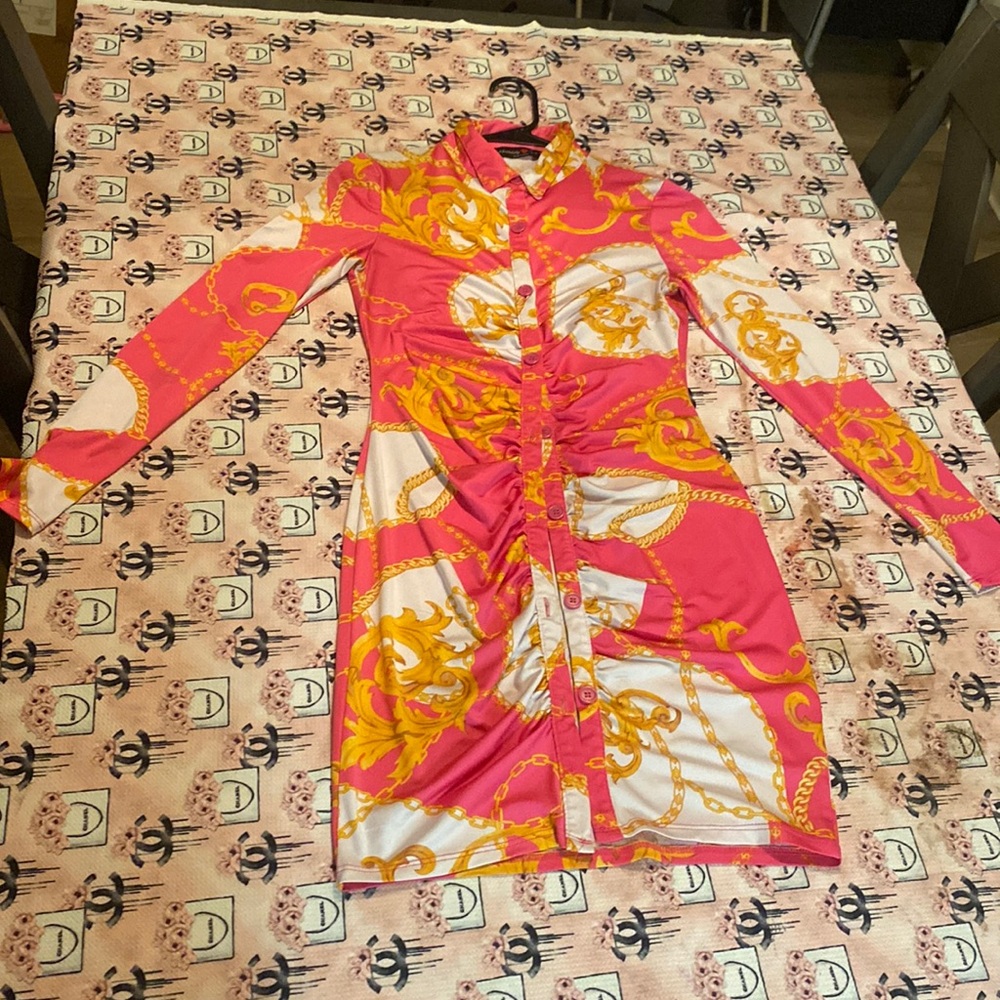 Worn twice! I feel in love with the design and the style of dress. Really cute!